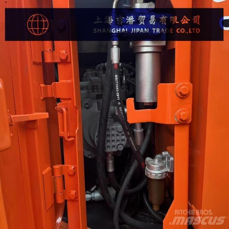 Hitachi ZX 135 Bandgrävare