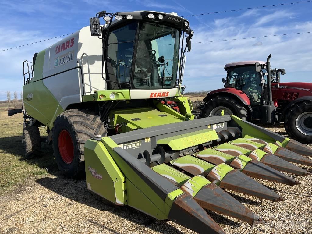 CLAAS Tucano 440 Skördetröskor