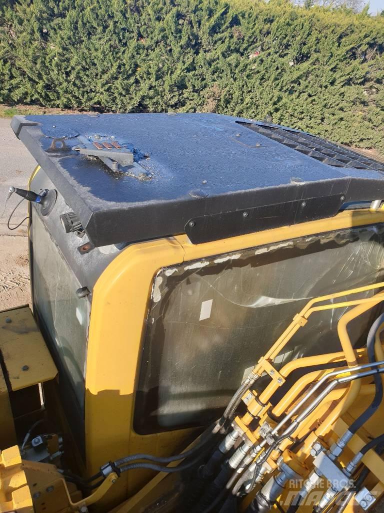 Komatsu PC490LC-11 Bandgrävare