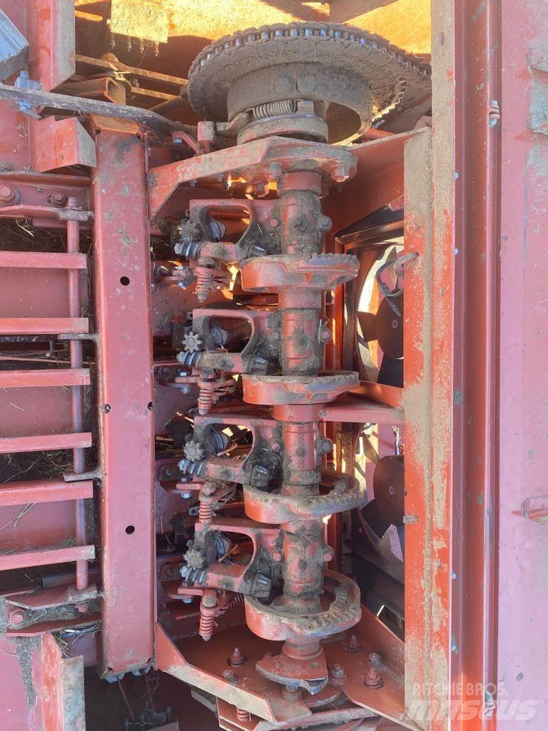 Hesston 4600 Fyrkantspressar