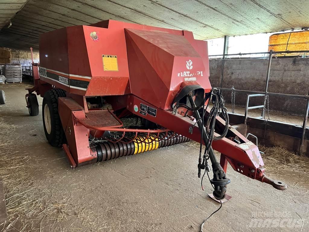 Hesston 4600 Fyrkantspressar