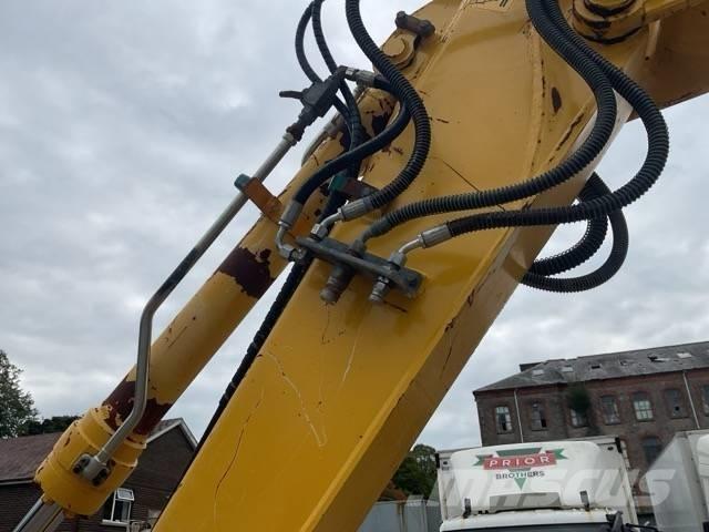 Komatsu PW110MR-11 Hjulgrävare