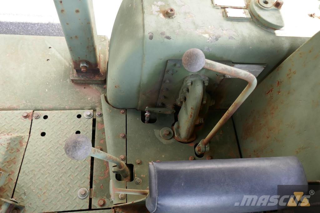 CAT D7F Ex-army Bandschaktare