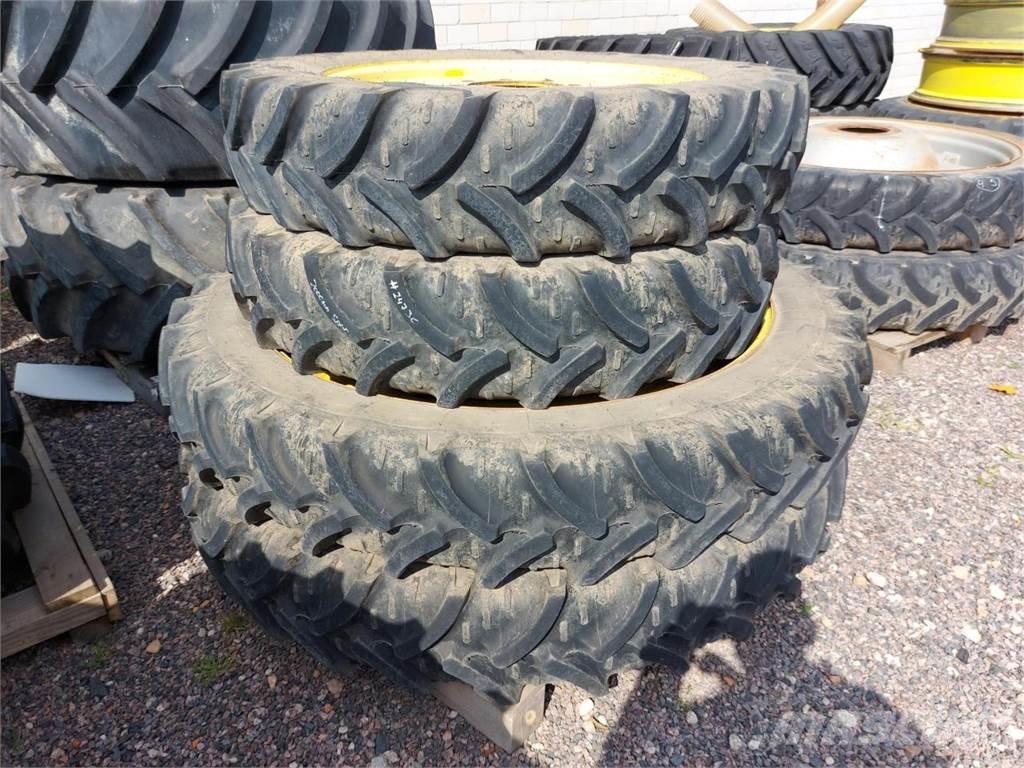 Kleber 270/95R32 Däck, hjul och fälgar