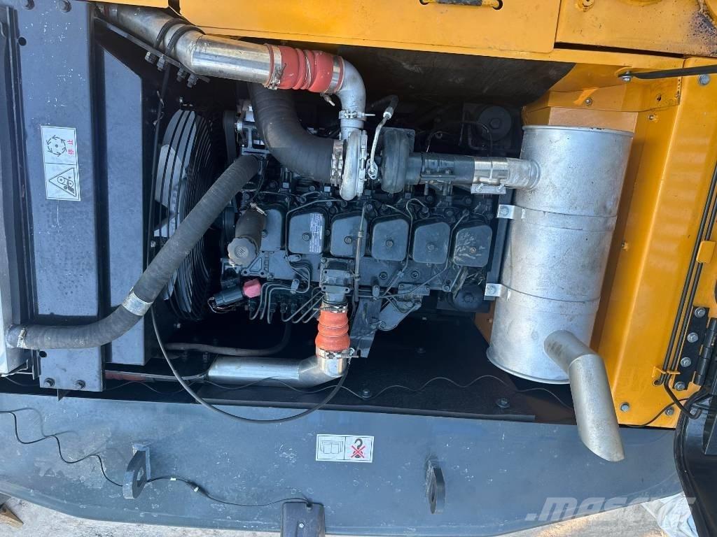 Hyundai HX 220 Bandgrävare