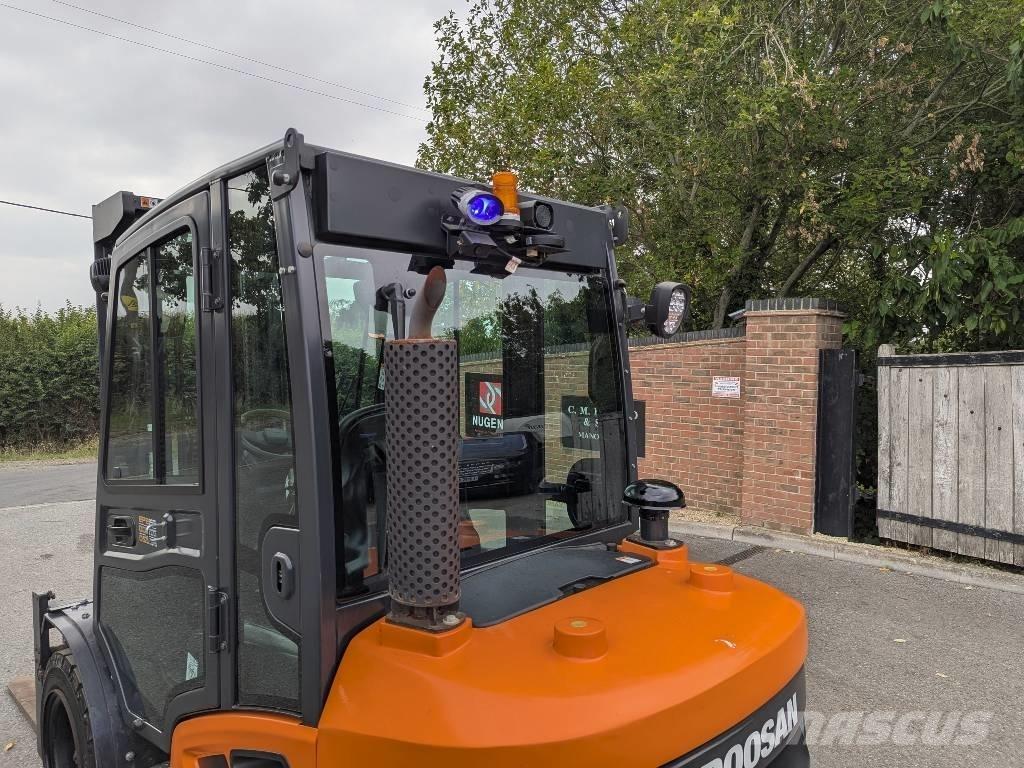 Doosan D 35 C-9 Dieselmotviktstruckar