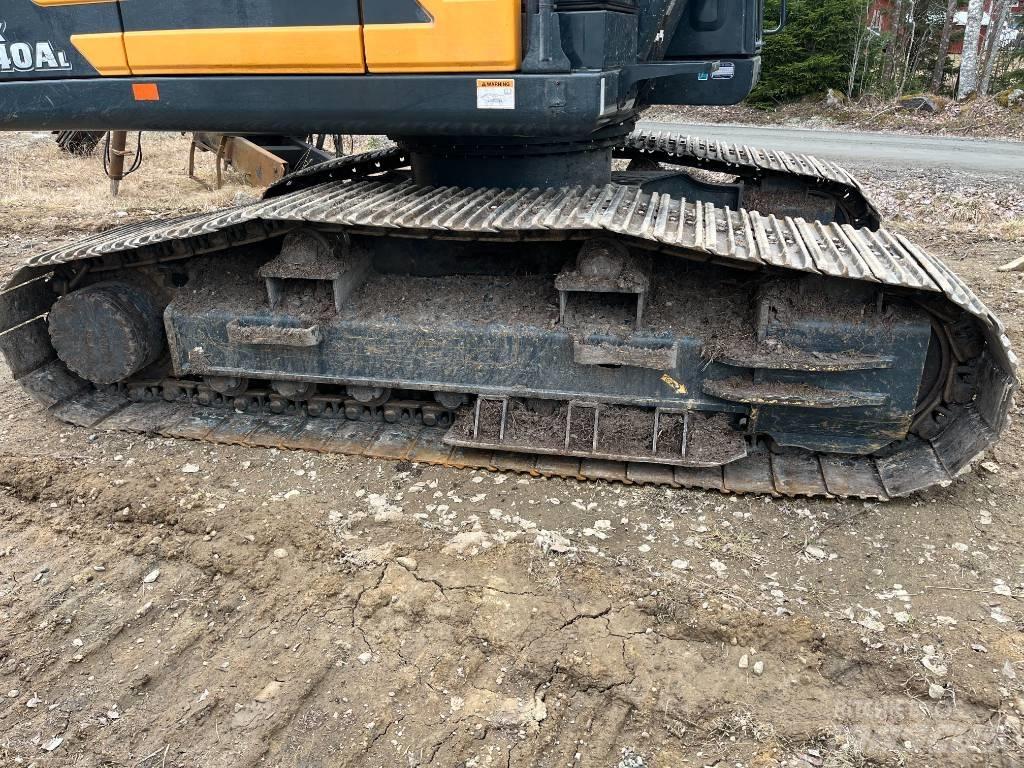 Hyundai HX 140 AL Bandgrävare