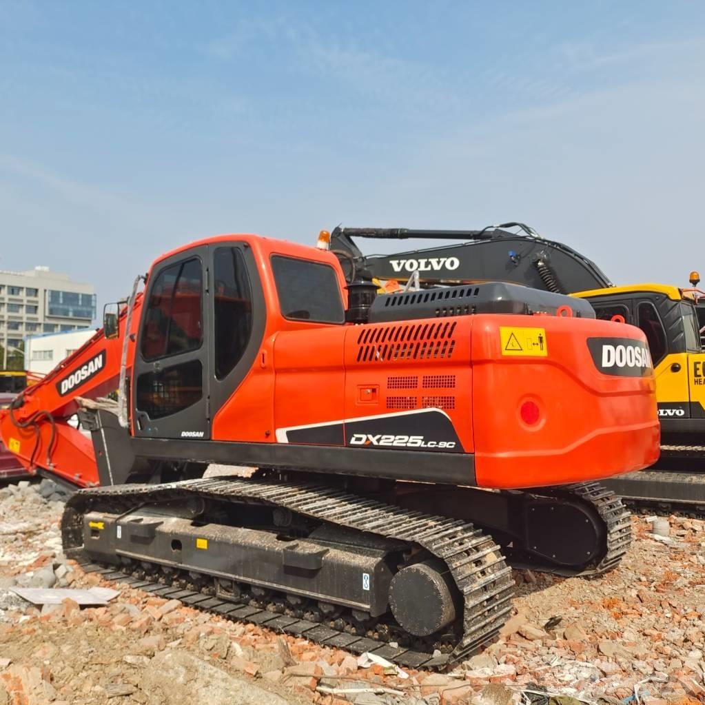 Doosan DX225LC-9C Bandgrävare