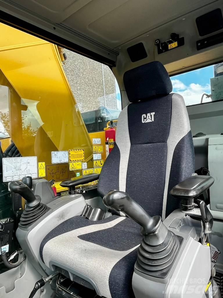 CAT 325 Bandgrävare