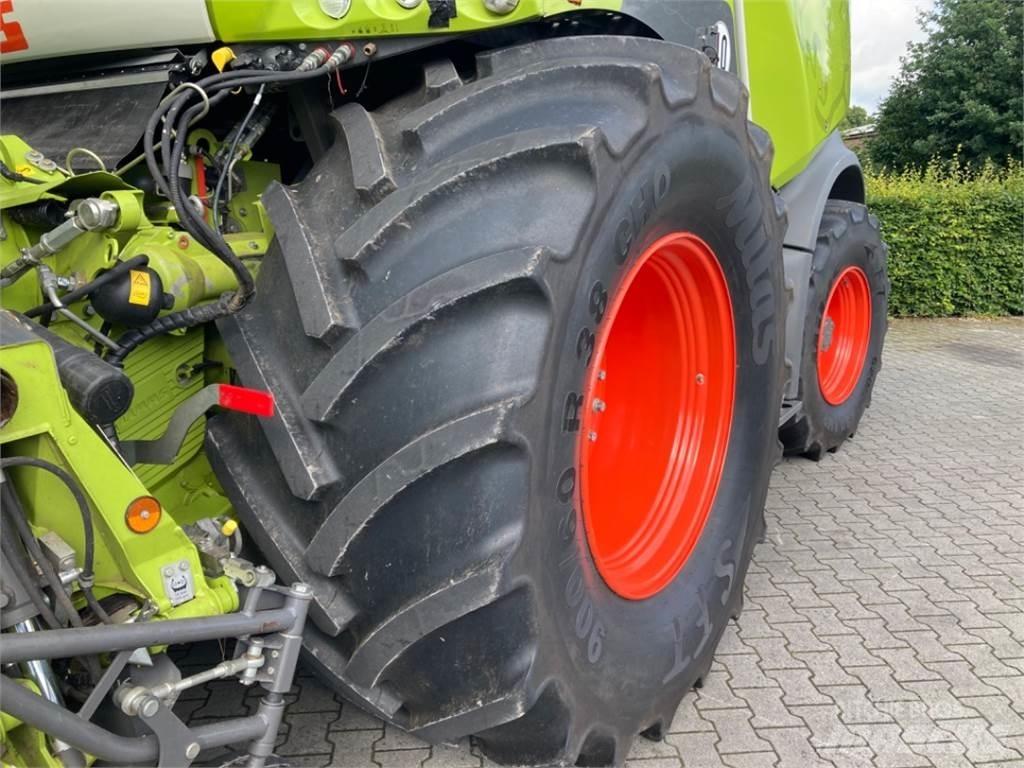 CLAAS Jaguar 960 Fälthackar