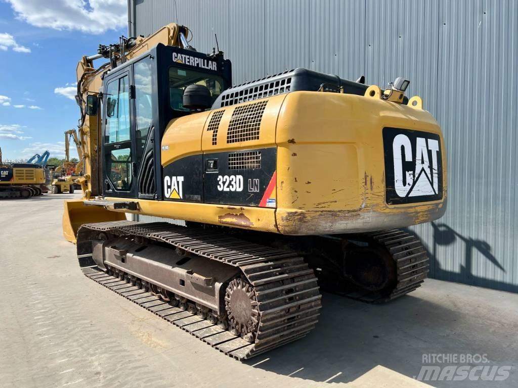 CAT 323D LN VA Bandgrävare