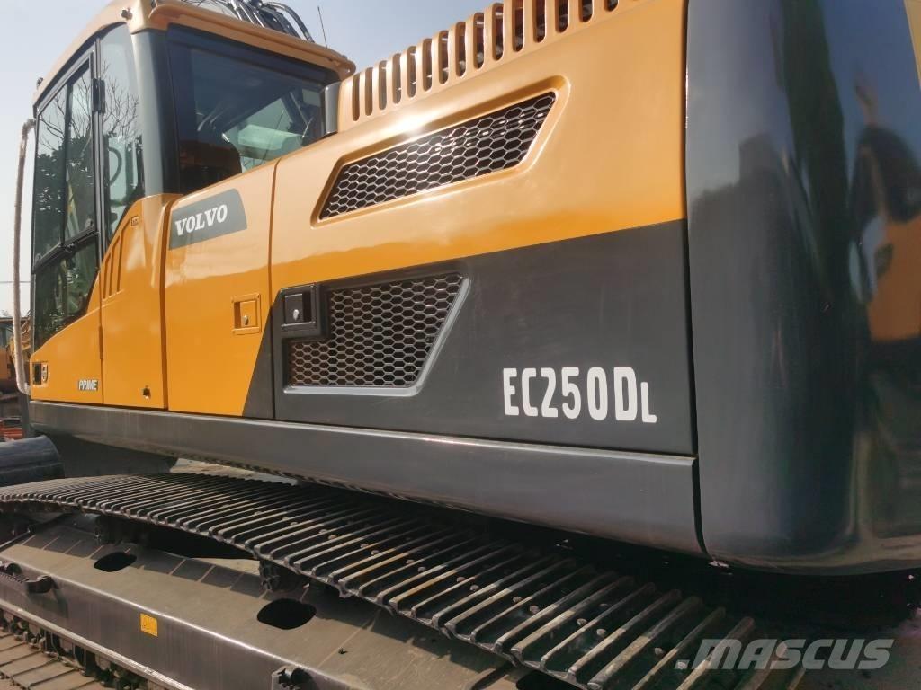 Volvo EC 250 D L Bandgrävare