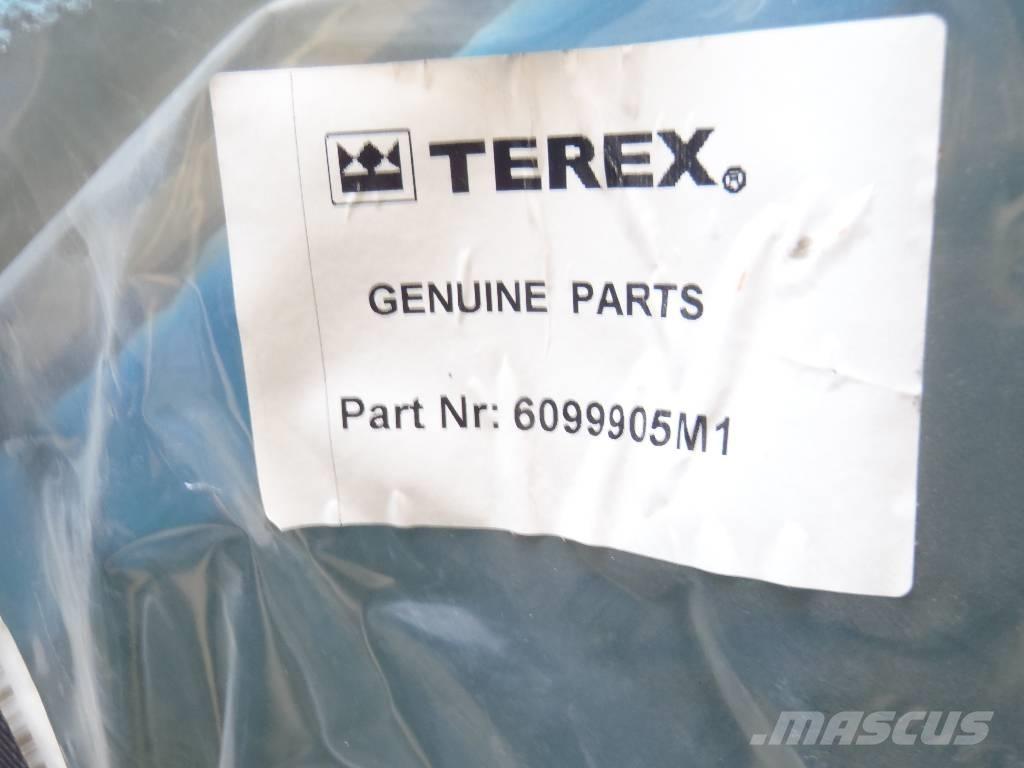 Fermec 860 Hytter och interiör