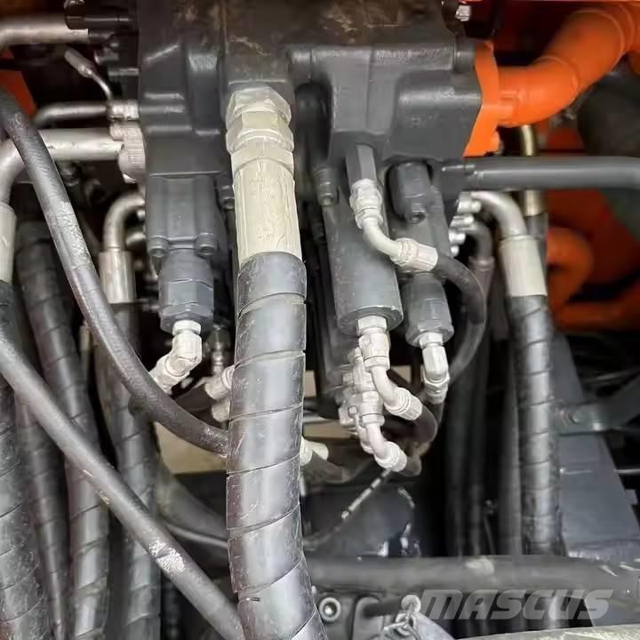 Doosan DX 300 LC Bandgrävare