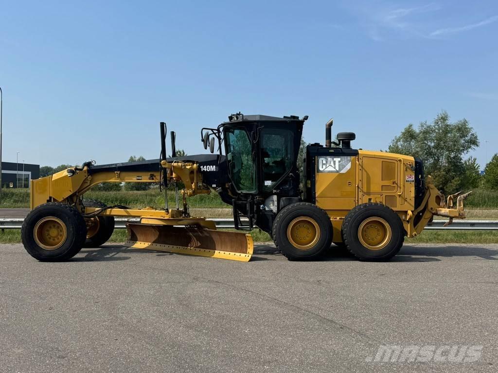 CAT 140M3 Väghyvlar