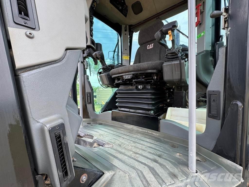 CAT 140M3 Väghyvlar