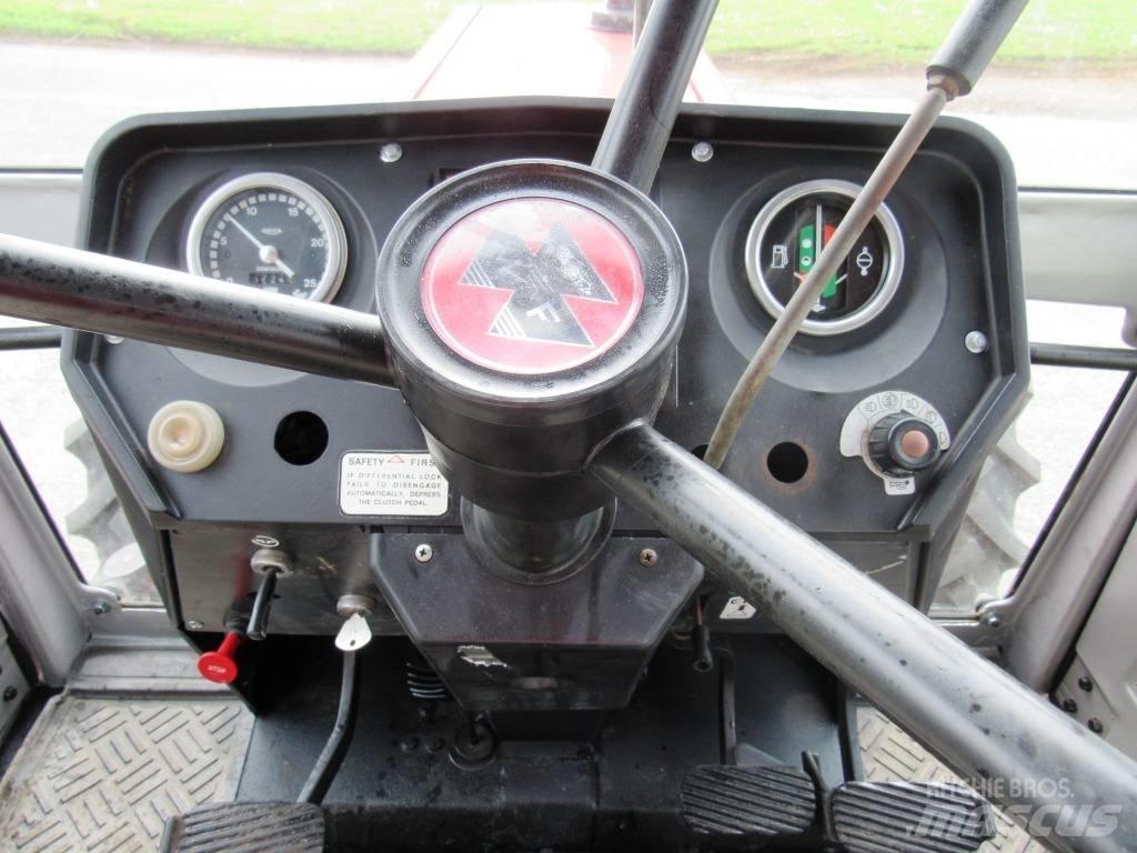 Massey Ferguson 690 Traktorer