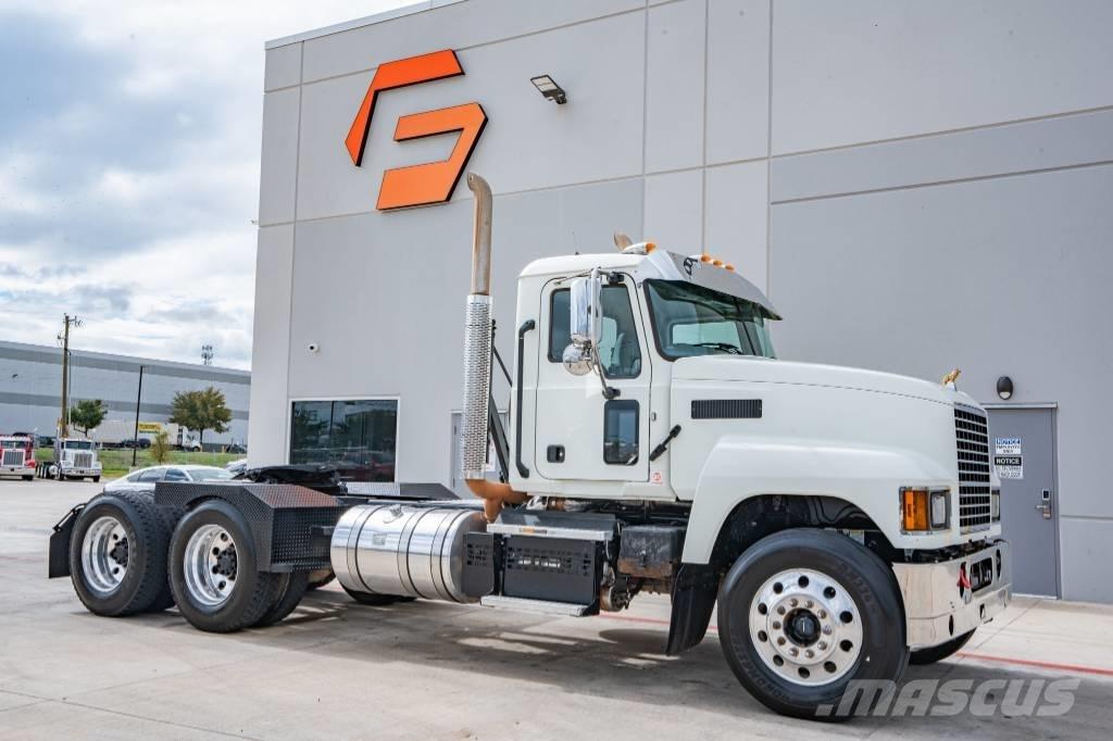 Mack Pinnacle 64T Dragbilar