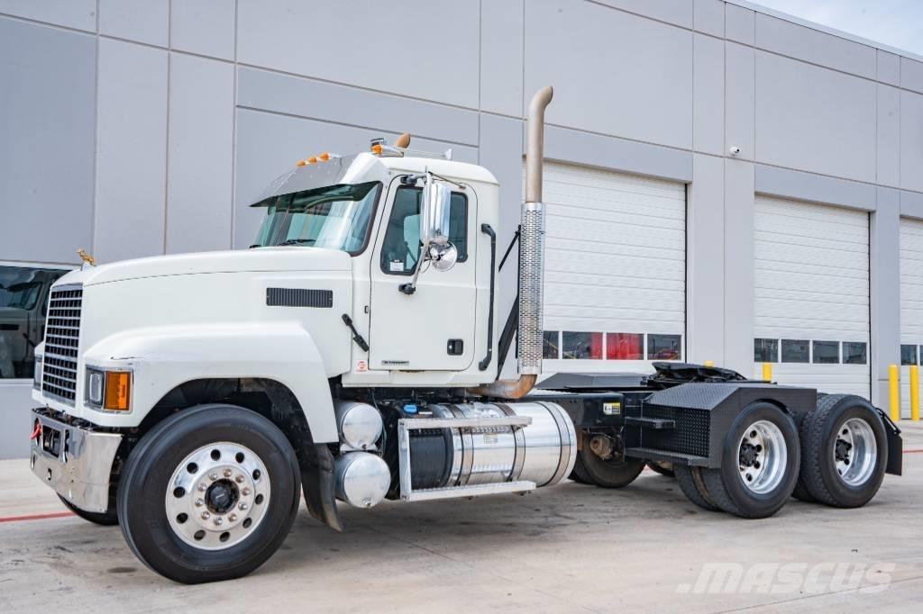 Mack Pinnacle 64T Dragbilar