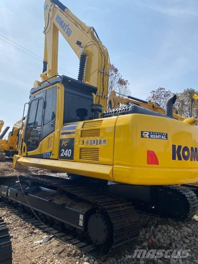 Komatsu 240LC-8 Bandgrävare