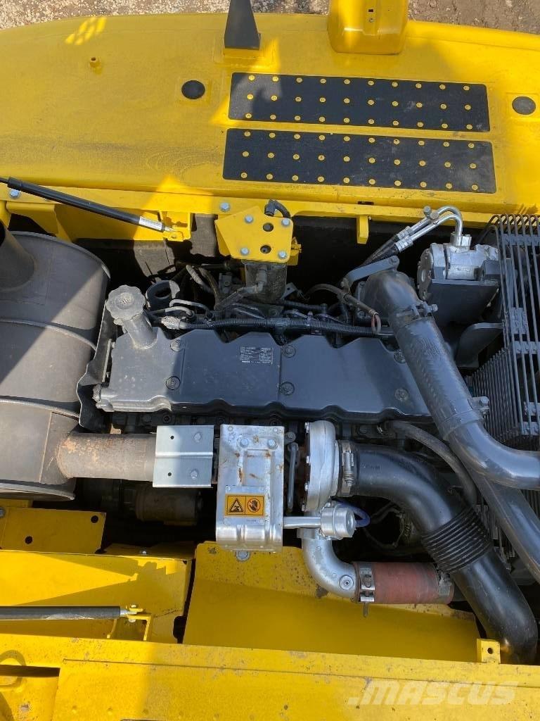 Komatsu 240LC-8 Bandgrävare