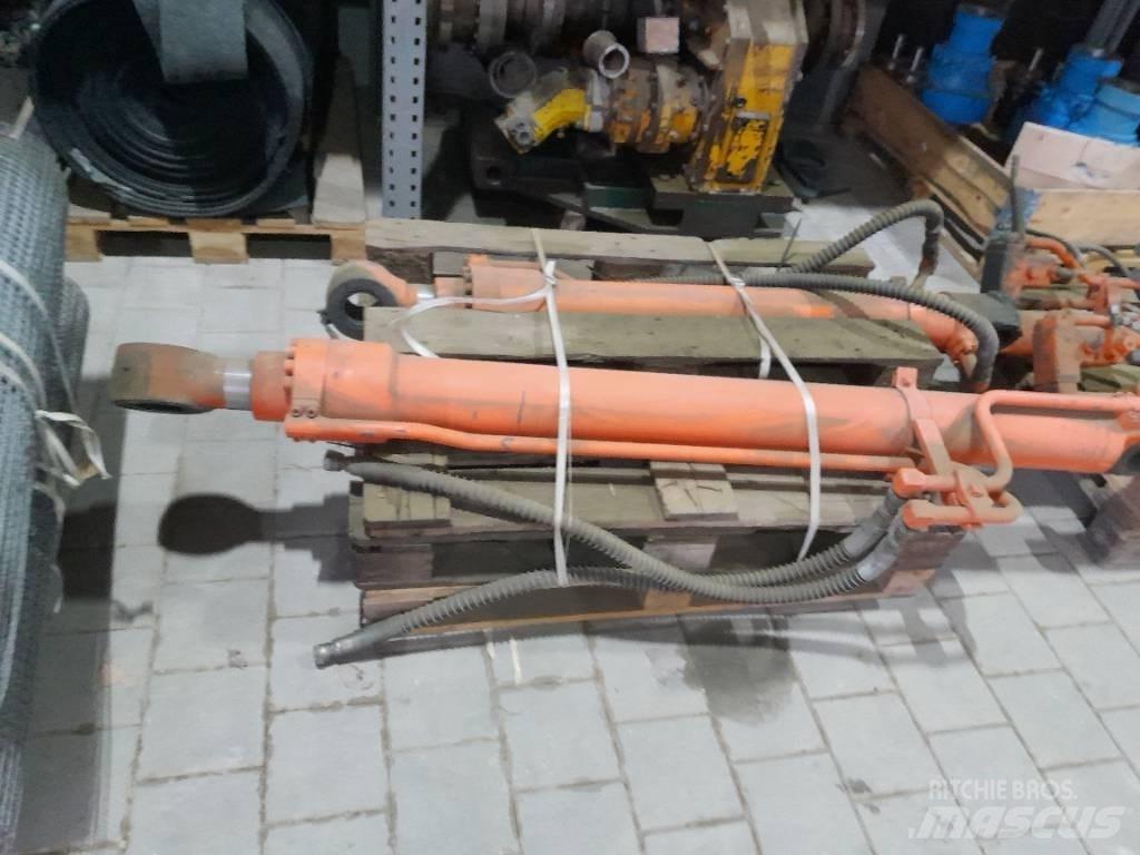Hitachi ZX 210 Bandgrävare