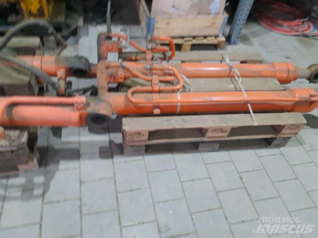 Hitachi ZX 210 Bandgrävare