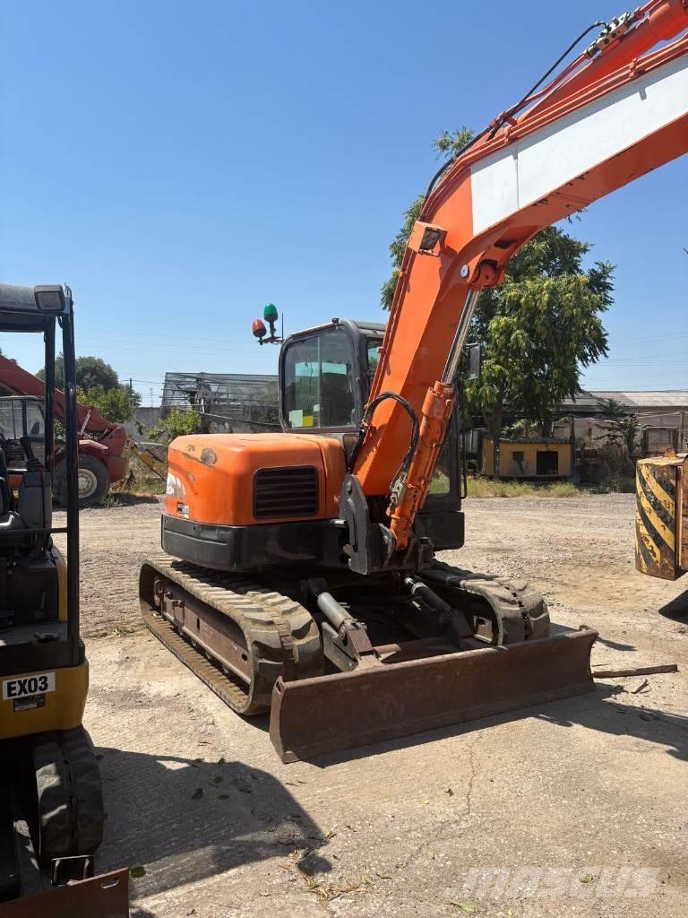 Doosan DX 80 R Midigrävmaskiner 7t - 12t