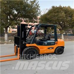 Toyota 7 FDN 30 Dieselmotviktstruckar