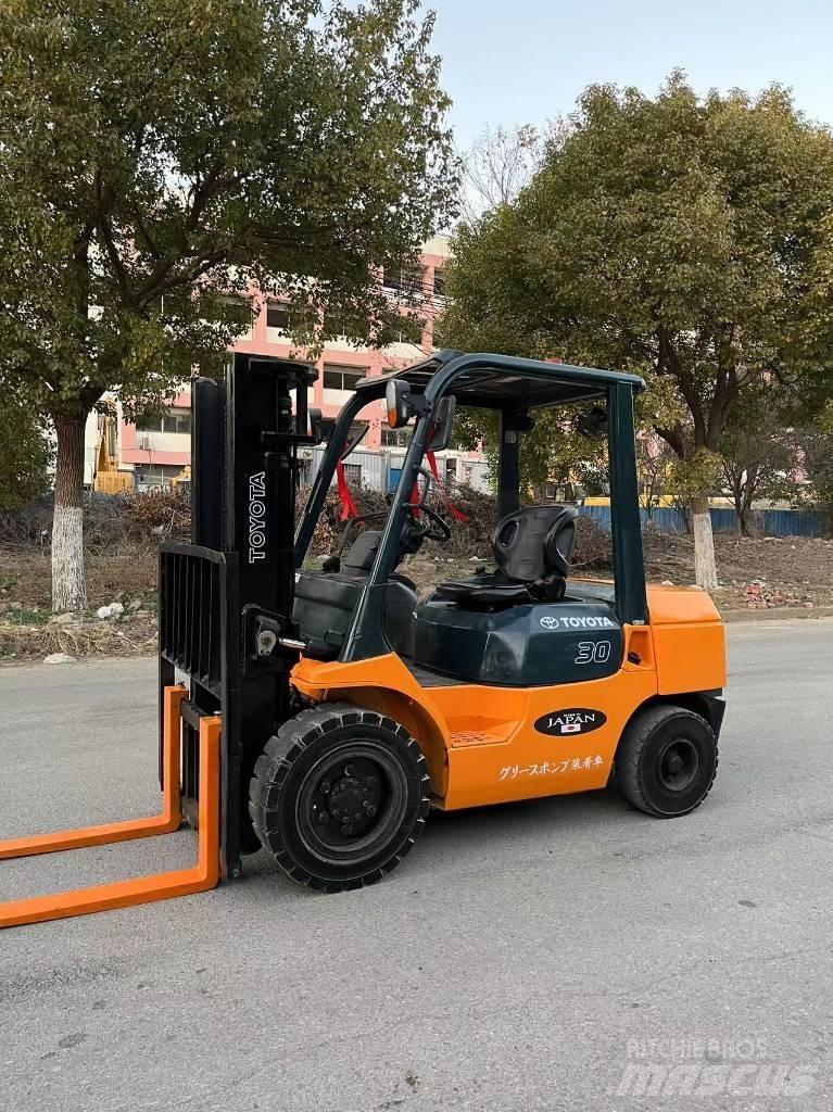 Toyota 7 FDN 30 Dieselmotviktstruckar