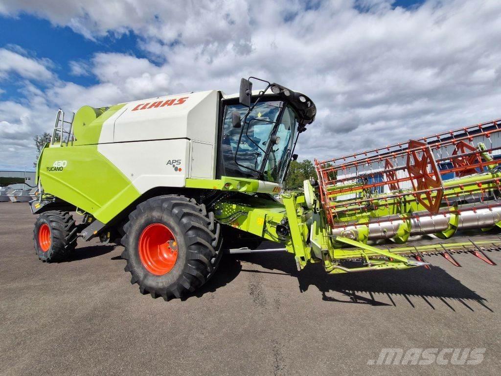 CLAAS Tucano 430 Skördetröskor