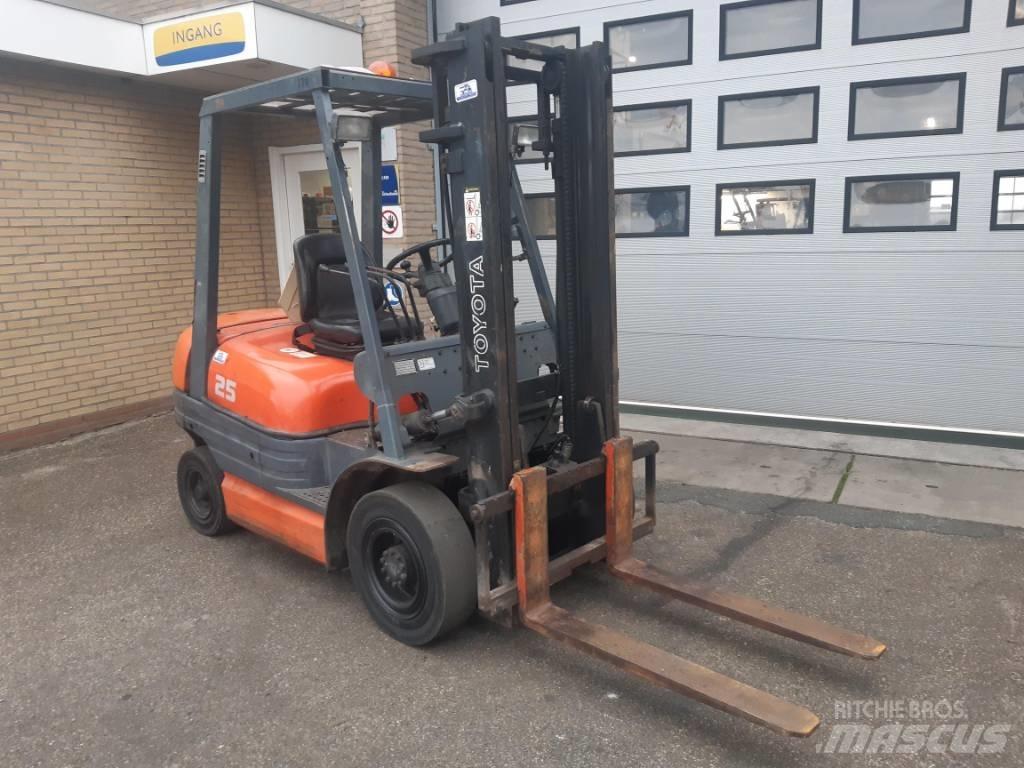 Toyota 6 FDF 25 Dieselmotviktstruckar