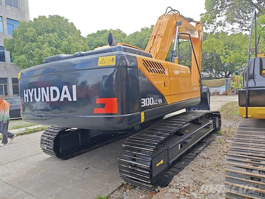 Hyundai R300LC-9S Bandgrävare