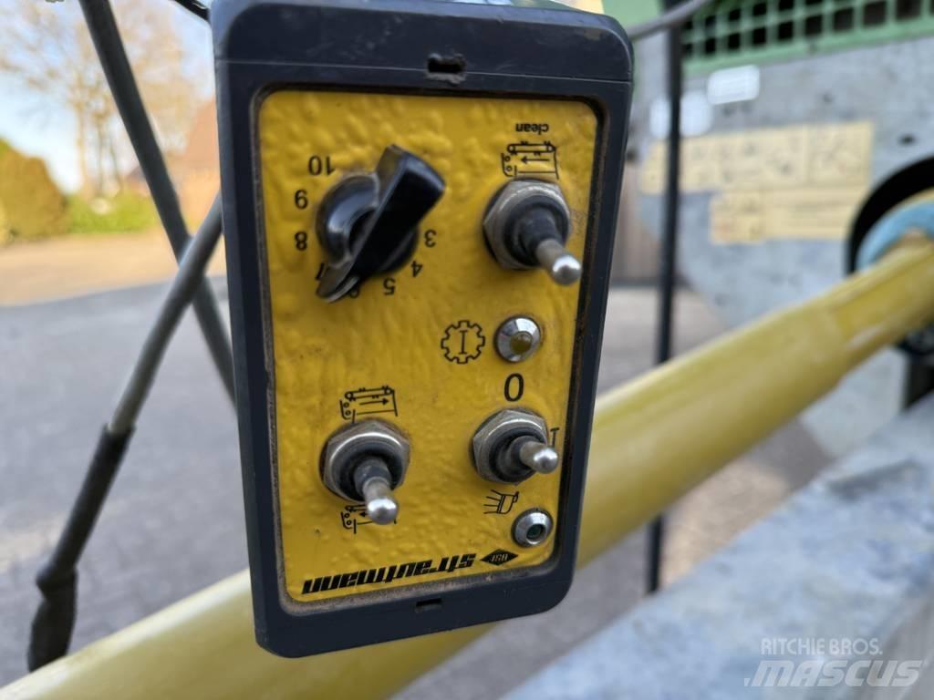 Strautmann TS 160 Fast- och kletgödselspridare