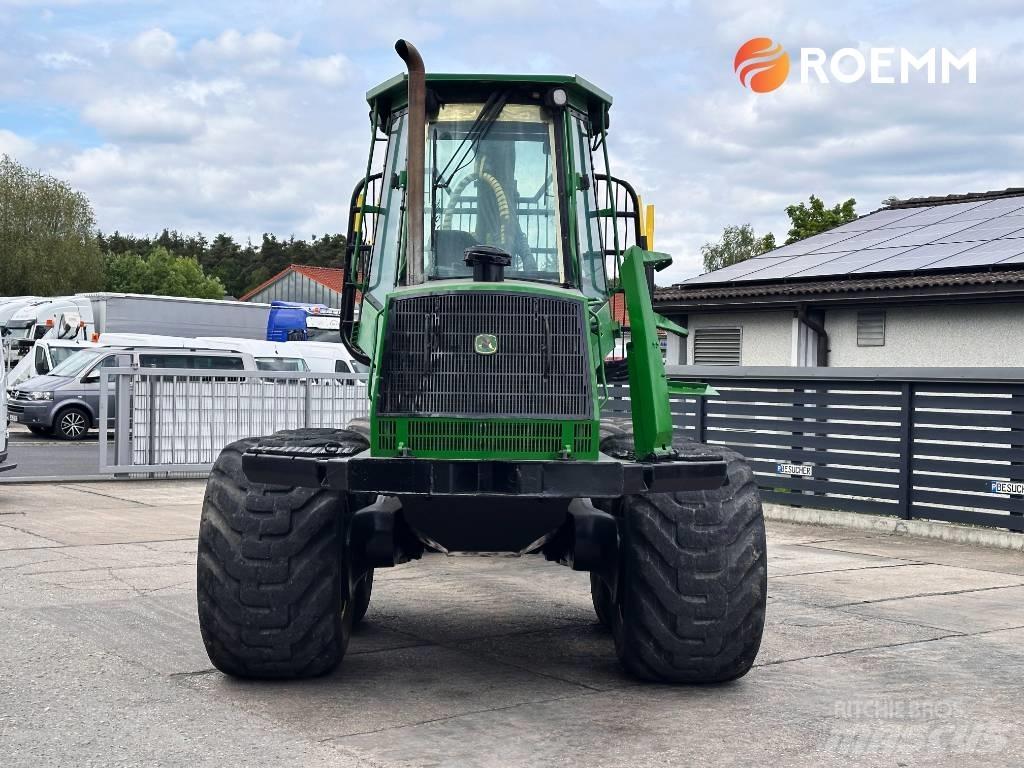 John Deere 1110 D Skotare