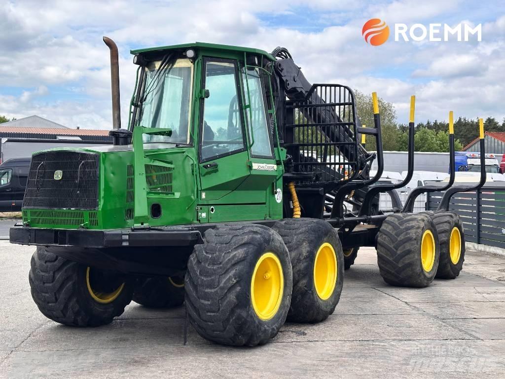 John Deere 1110 D Skotare