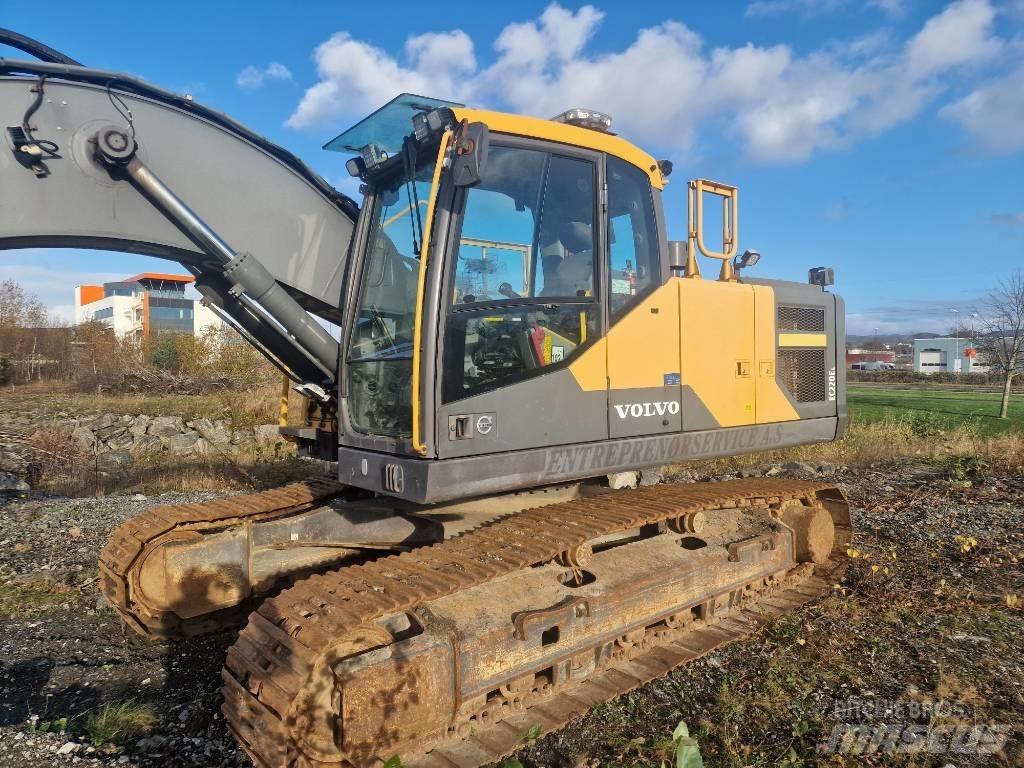 Volvo 220E Bandgrävare
