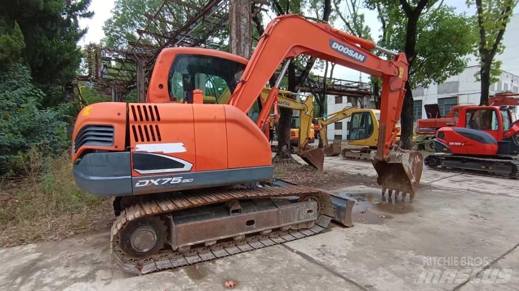 Doosan DX 75-9 C Bandgrävare