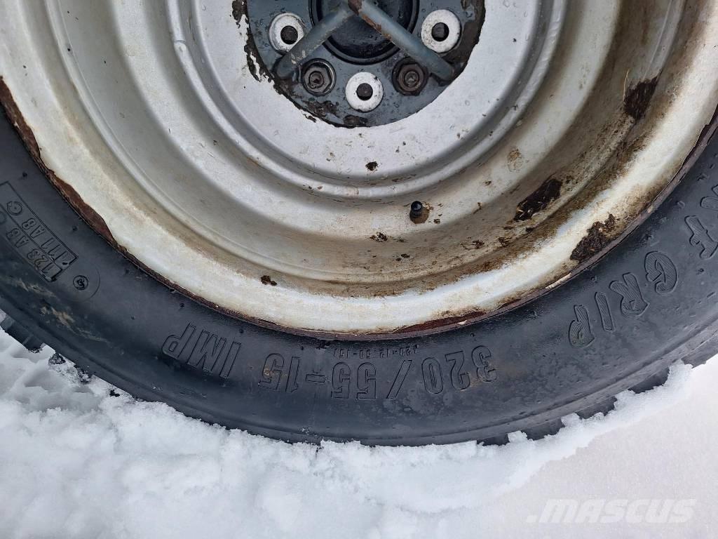 Avant 745 Kompaktlastare