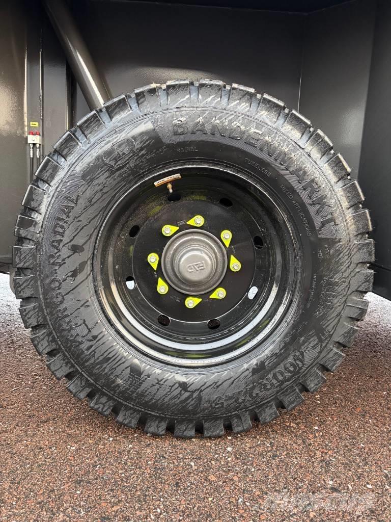 Mustang MA 770 Övriga vagnar