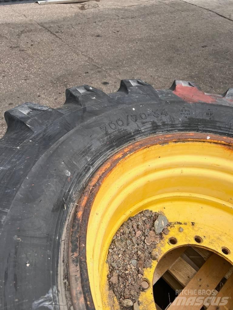 Nokian 700/70-34 Däck, hjul och fälgar
