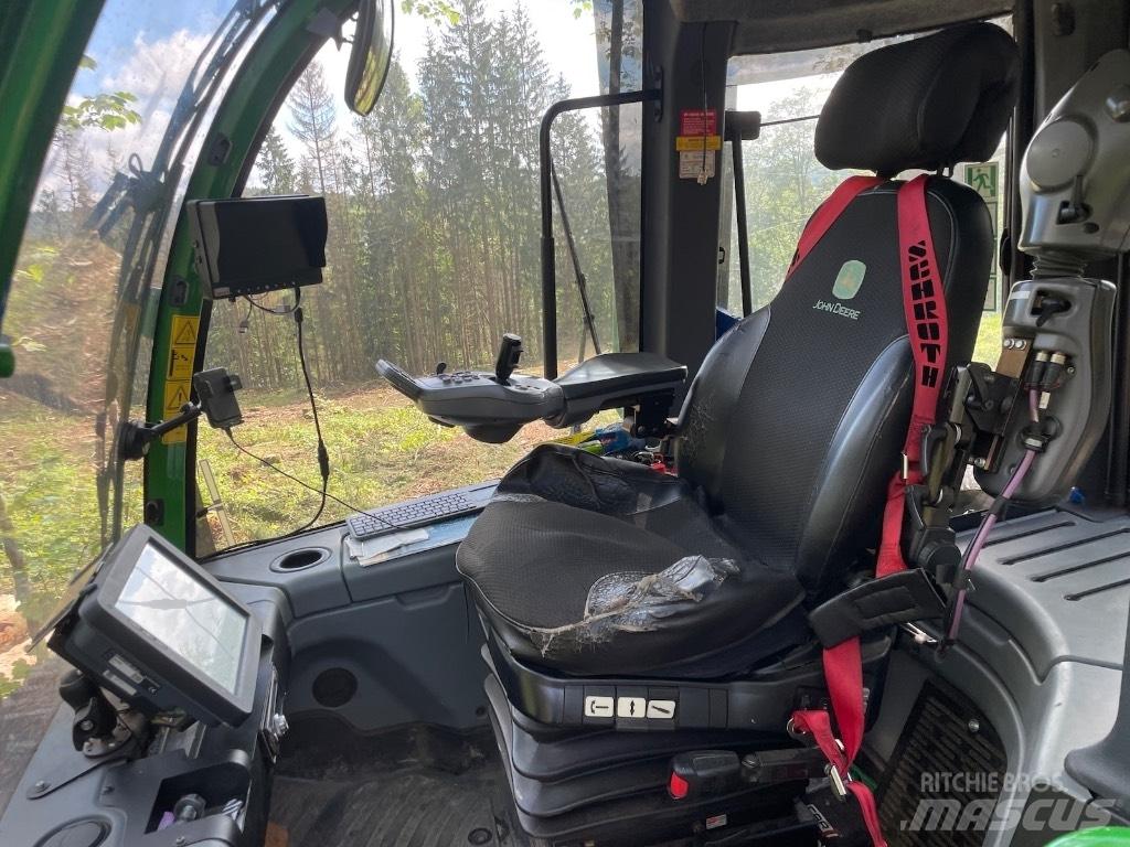 John Deere 1270G 8WD Skördare