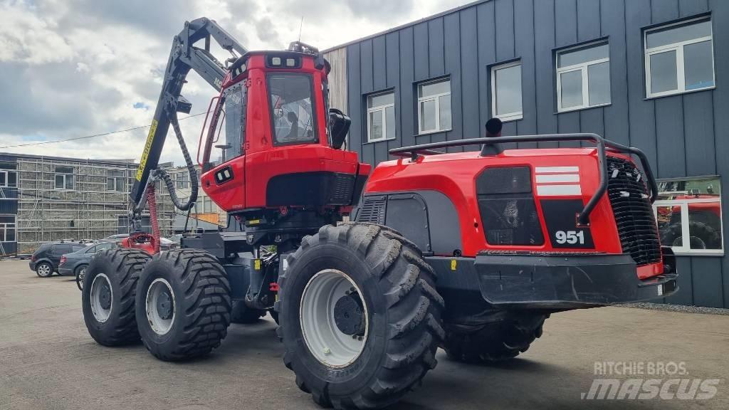 Komatsu 951 Skördare