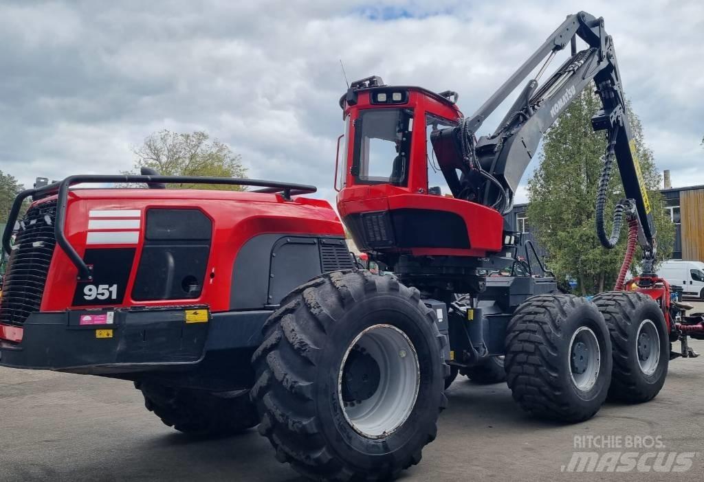 Komatsu 951 Skördare