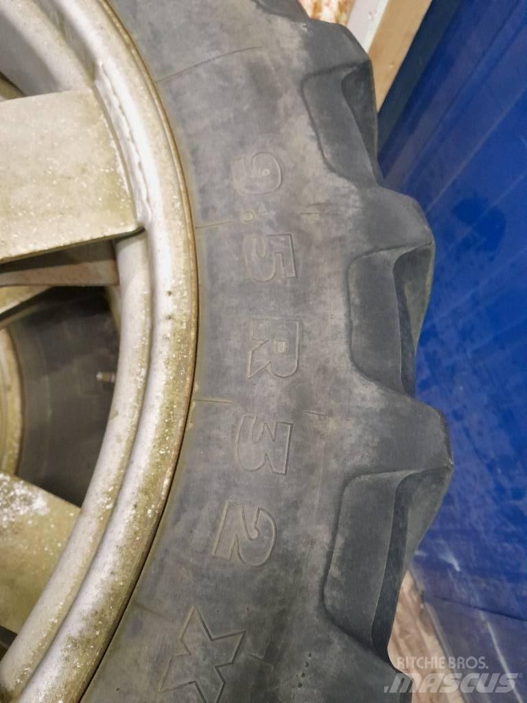 Michelin 9,5-32 Däck, hjul och fälgar