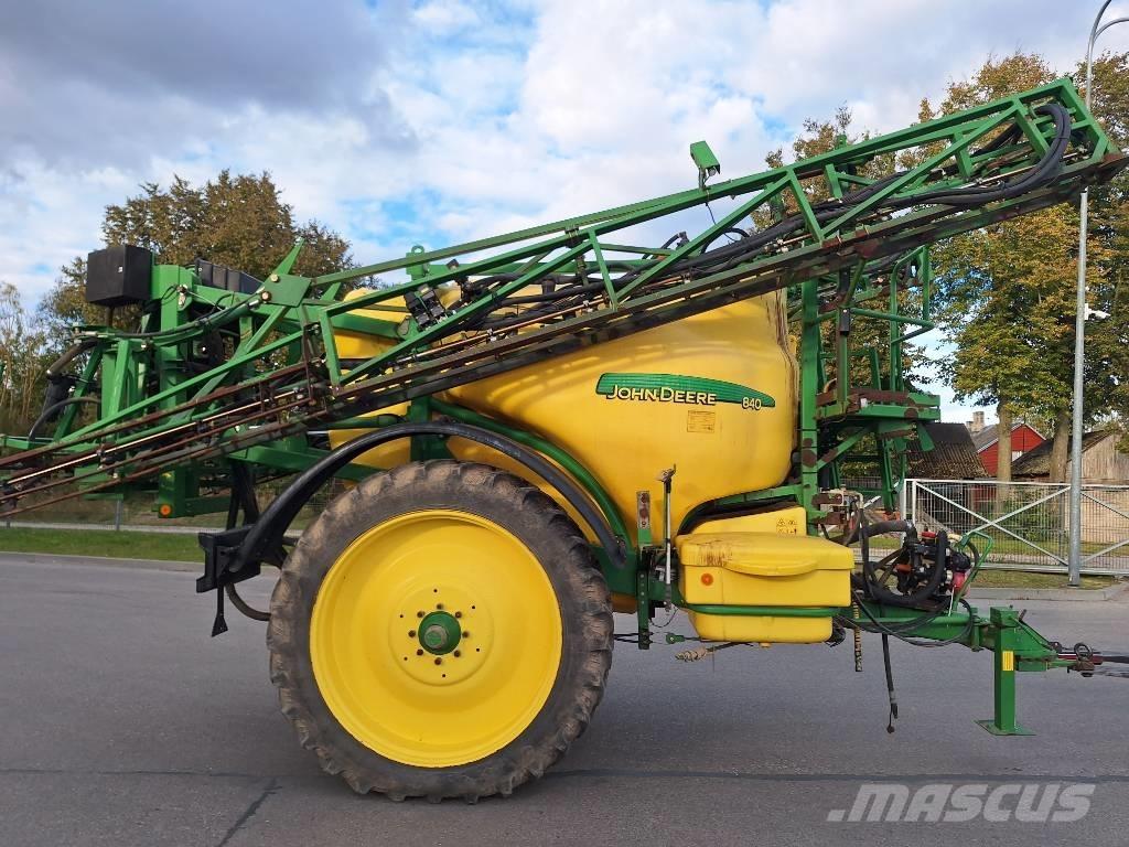 John Deere 840 Dragna sprutor