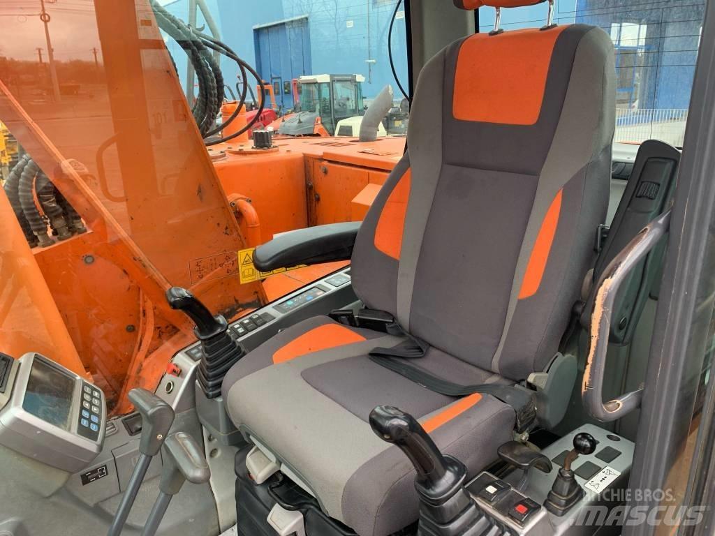 Doosan DX 140 LCR Bandgrävare