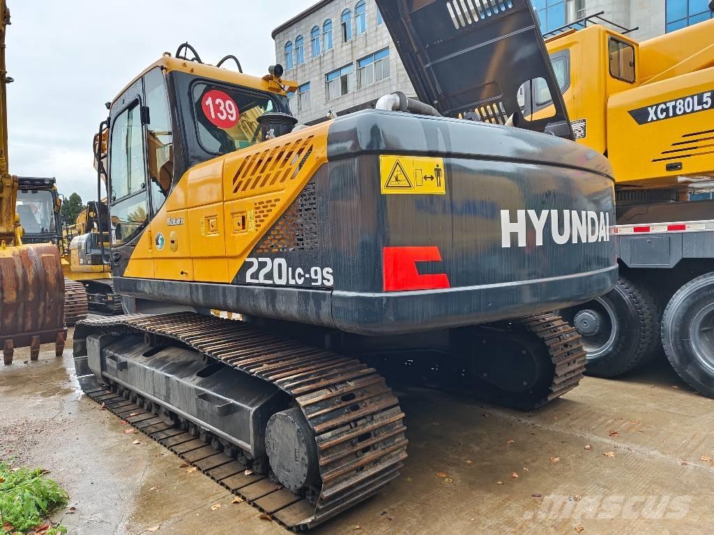 Hyundai R220LC-9S Bandgrävare