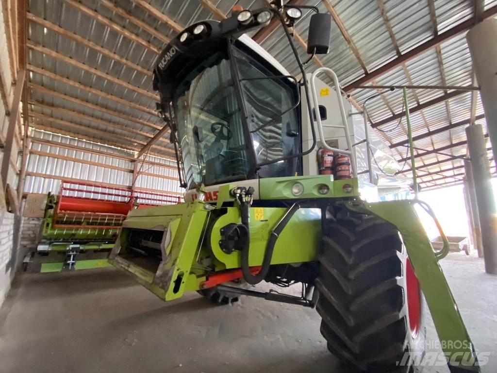 CLAAS Tucano 450 Skördetröskor