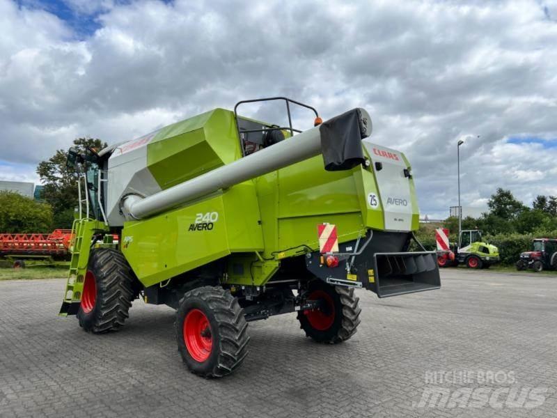 CLAAS AVERO 240 Skördetröskor